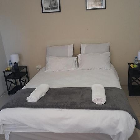 Softlife Guest House Ulundi Екстер'єр фото